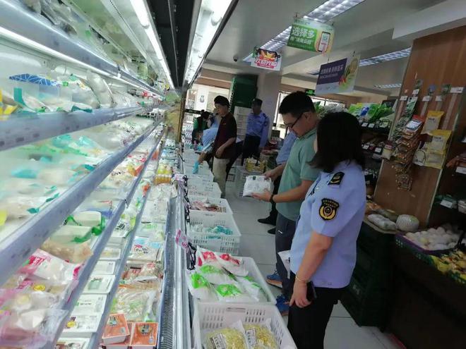 嚴(yán)查銷售過期、質(zhì)檢不合格食品，守護舌尖上的安全